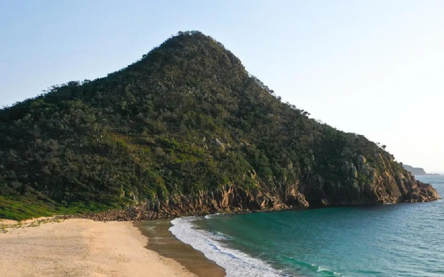 The Family Entertainer - with sweeping water views