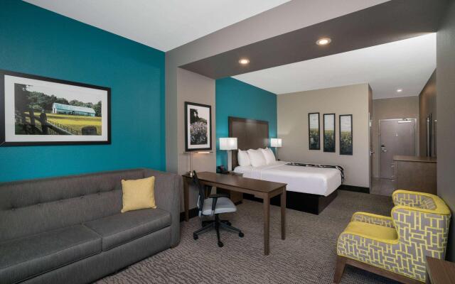 La Quinta Inn & Suites by Wyndham West Memphis