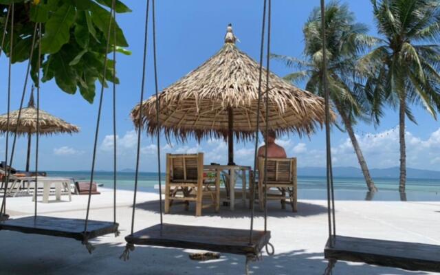 B52 Beach Resort