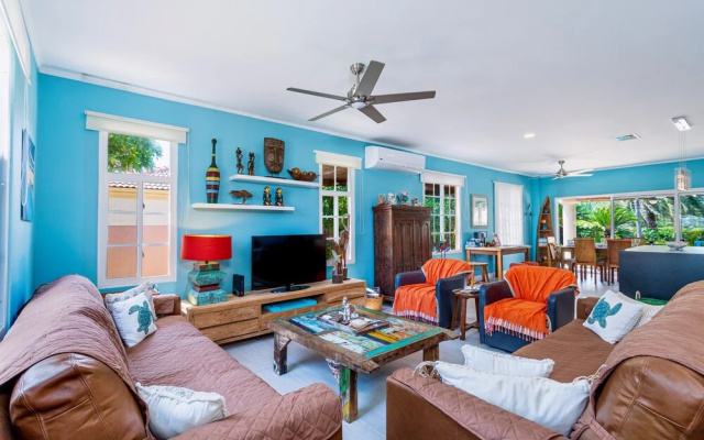 Golfcourse Tropical Guest House Private Pool in Tierra del Sol!