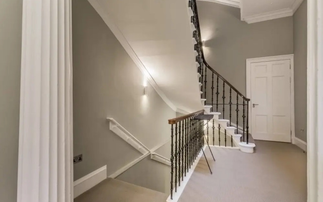 Torphichen Street 5 Star Luxury Apartment