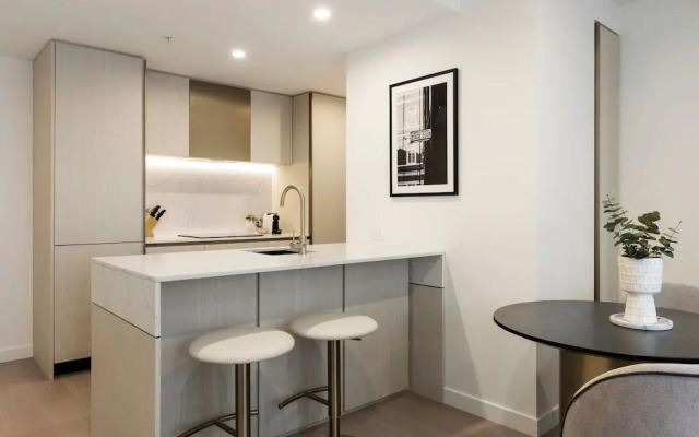City Road Apartment by Urban Rest