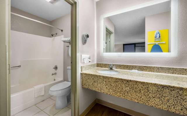 Days Inn by Wyndham Raleigh Midtown