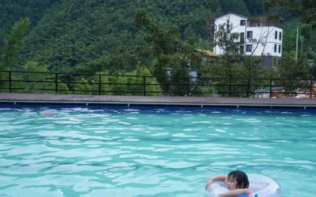 Anji Old Woods Holiday Villa Hotel