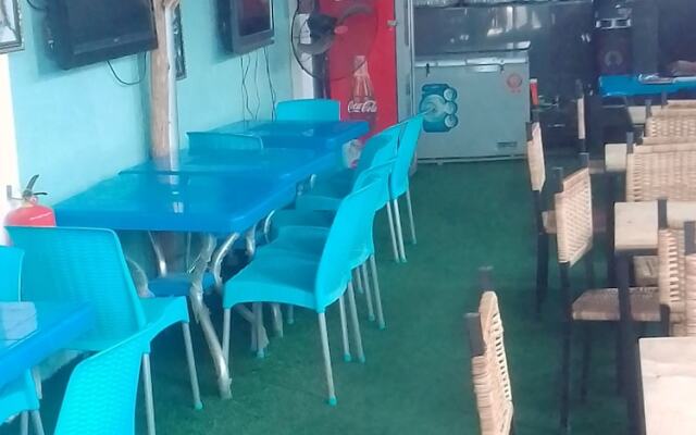 House Eleven Hotels and Apartments