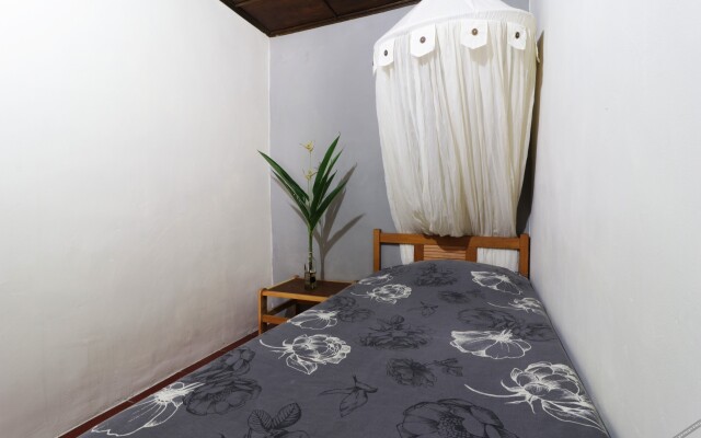 Bagus Bay Guest House By Zuzu
