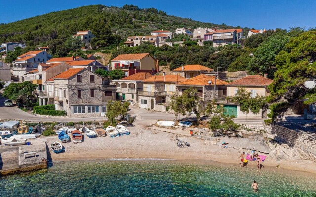 Nice Apartment in Prigradica With 3 Bedrooms and Wifi