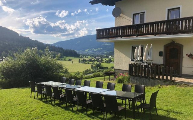 10-bedroom House Near Obertauern for 30 People
