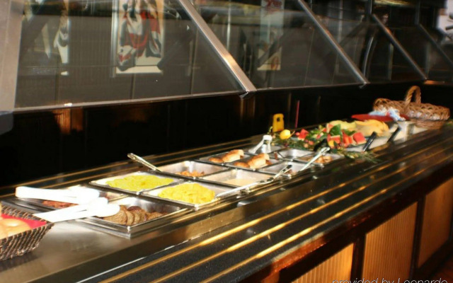 Holiday Inn & Suites Across From Universal Orlando by IHG