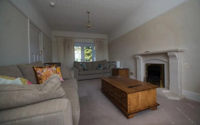 West Cross, Mumbles Seaside Escape - 5 Bed House