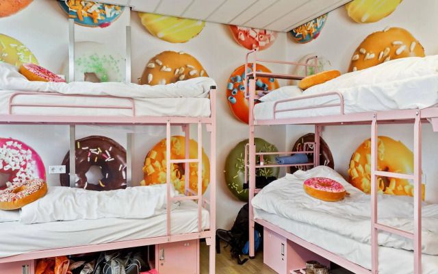 Hostelle - Caters to Women