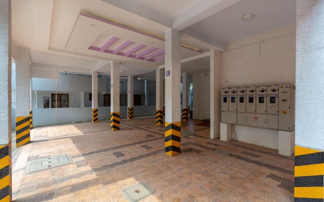 OYO 23081 Little Stay Service Apartments
