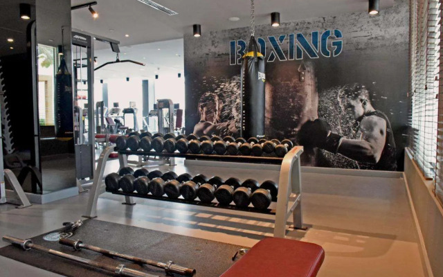 Отель Yas Plaza Circuit