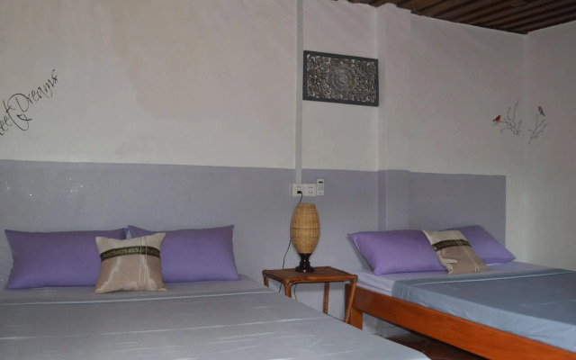 Laluna Bungalows & Restaurant