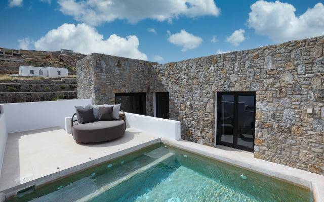 Aeonic Suites and Spa