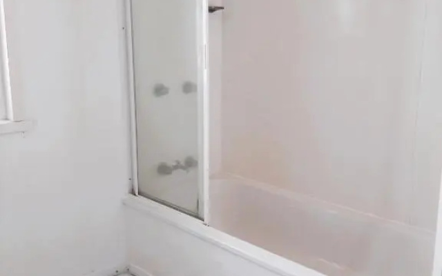 Oakwood House - Entire 4 bedroom house with Foxtel & WiFi