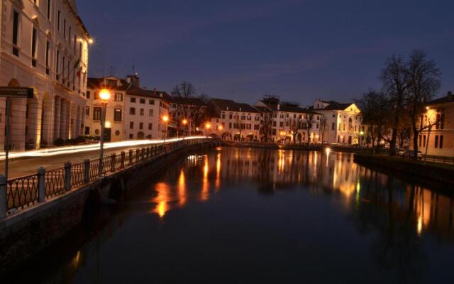 Portico Oscuro Deluxe Apartment - centro città