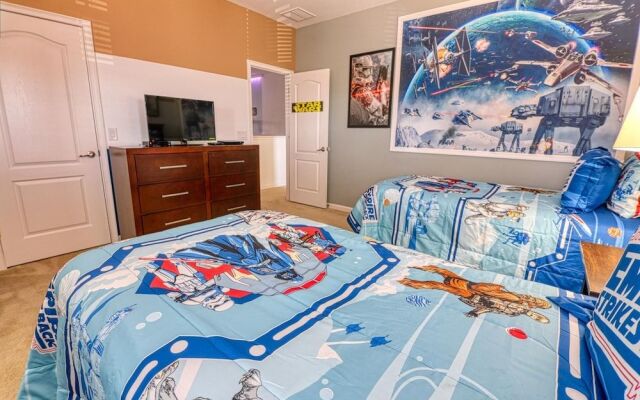 Ralph's 7 Bed Solterra Vacation Home