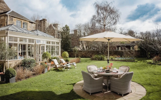 Private and Prestigious Luxury Home