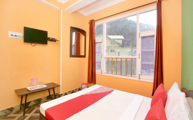 OYO 13061 Home Peaceful 2BHK Bharari