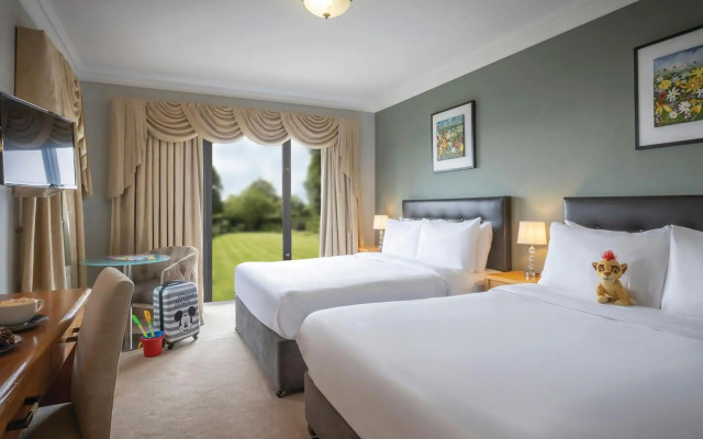 Shoreline Hotel