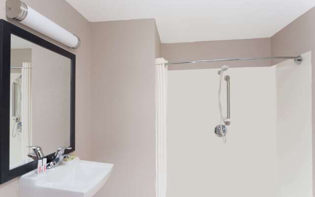 Super 8 by Wyndham Green River