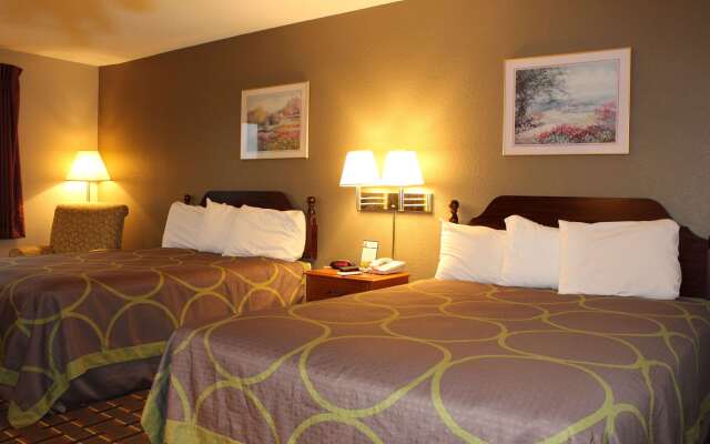 Super 8 by Wyndham Valparaiso