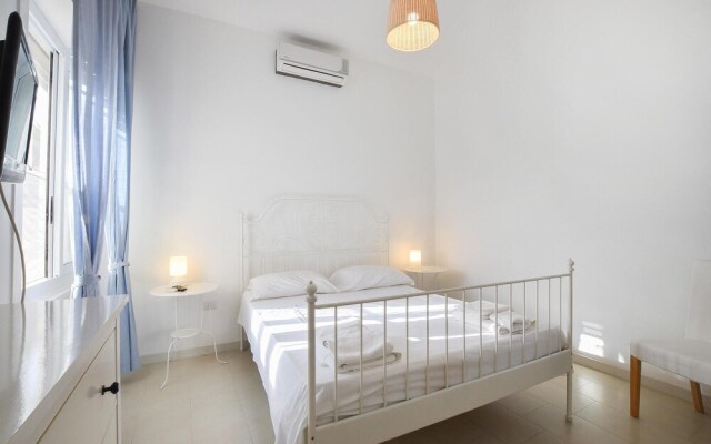 Amazing Home in Scoglitti With 4 Bedrooms and Wifi