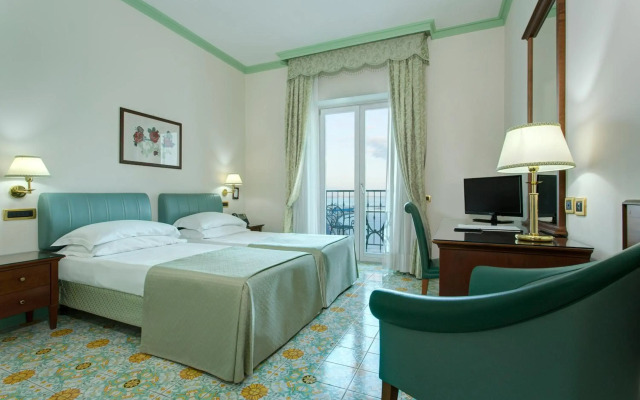 Lloyd's Baia Hotel
