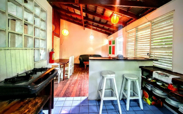 Arana House