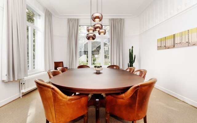 Affluent Holiday Home in Spa with Hot Tub, Garden, Sauna