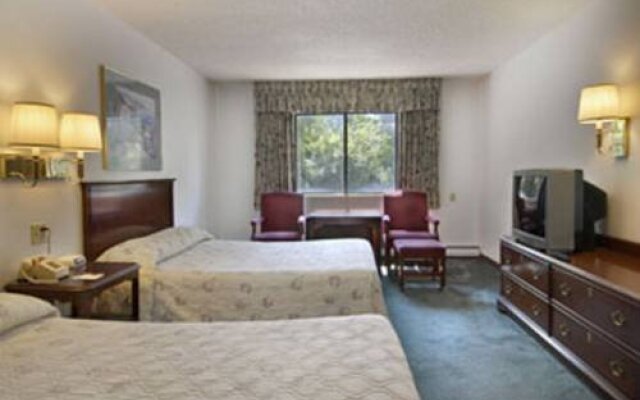 Travelodge Lake Erie Sandusky