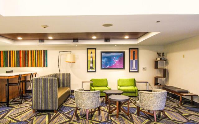 Holiday Inn Express Hotel & Suites Charleston-North, an IHG Hotel