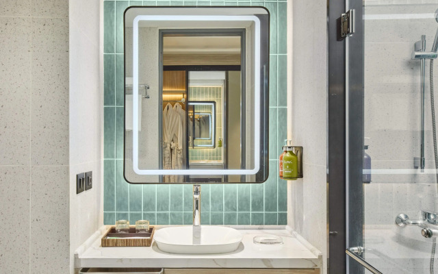 Holiday Inn & Suites Makati by IHG