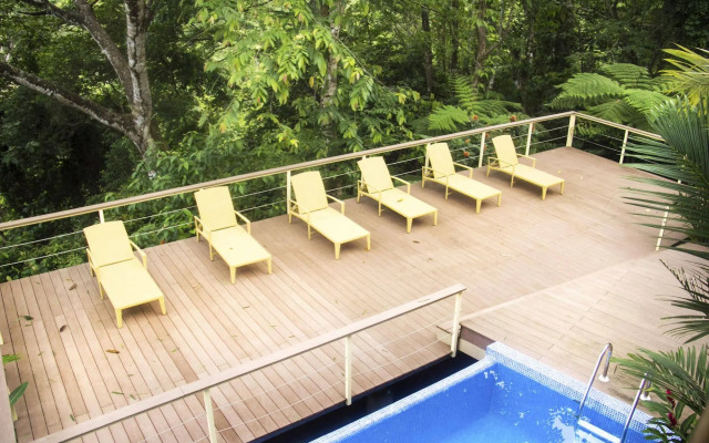 Portasol Rainforest and Ocean View Living