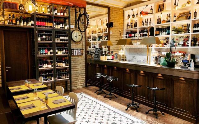 Les Fleurs Luxury House