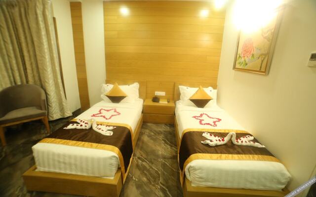 Alexander Luxury Hotel