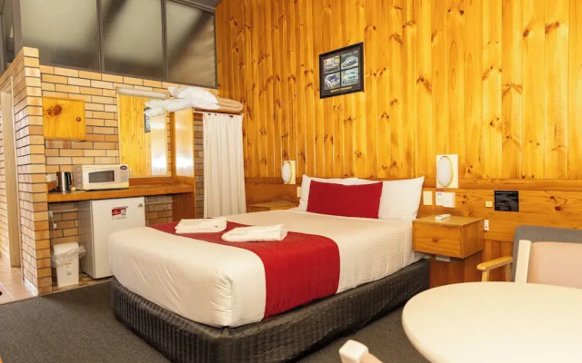All Travellers Motor inn
