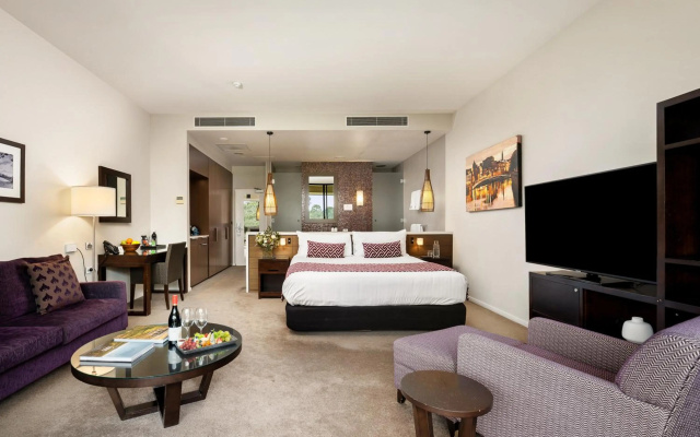 Chateau Elan At The Vintage – Guest Rooms – Rothbury