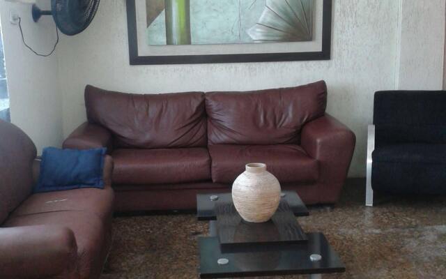 Hotel Uzi Praia