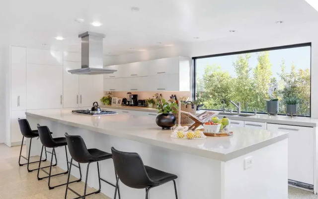Kings Road West Hollywood Luxury Pool, Views, Firepit, Modern Design