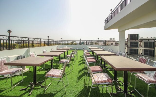 OYO 35787 Hotel Lotus