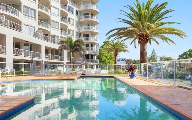 Kirra Beach Apartments