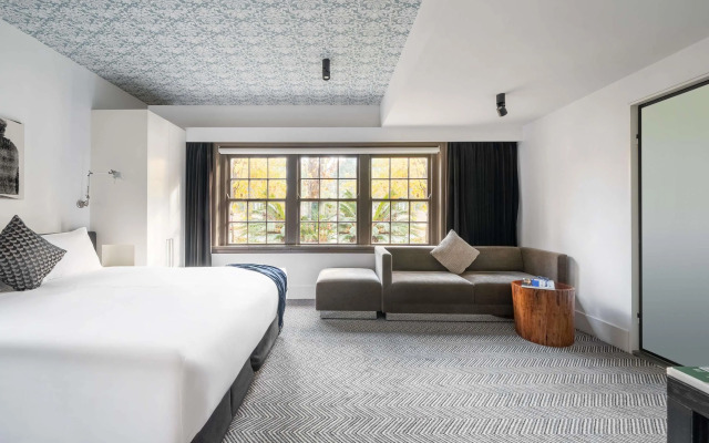 Peppers Gallery Hotel Canberra