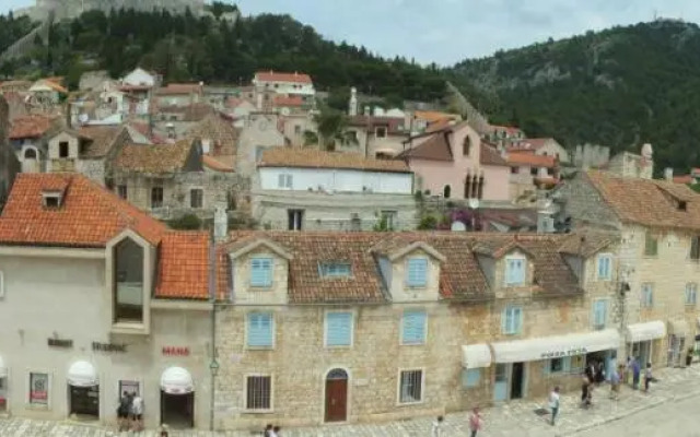 Takoma Hvar