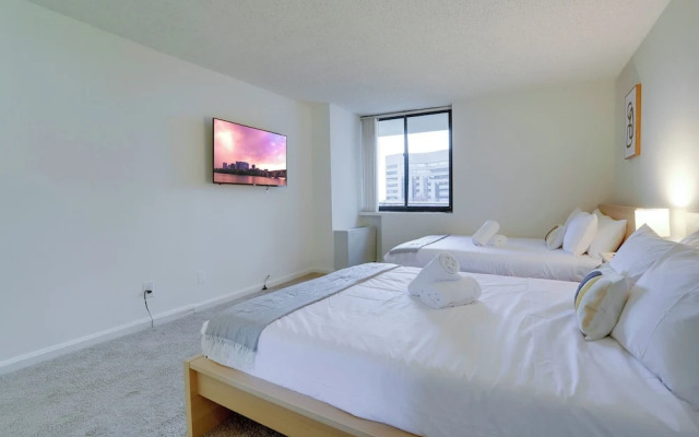 Stay with Comfort in Crystal City