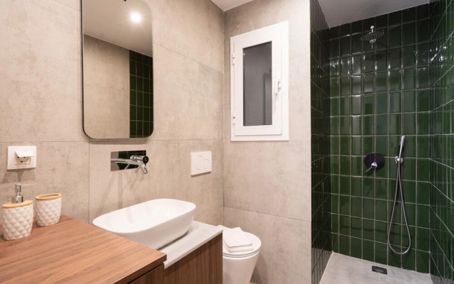 LIV - Peaceful Pagrati Getaway