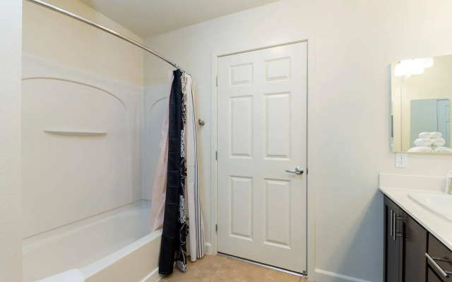 Global Luxury Suites in Sunnyvale