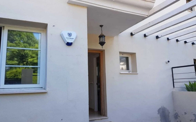 Remarkable 3-bed House in Marbella