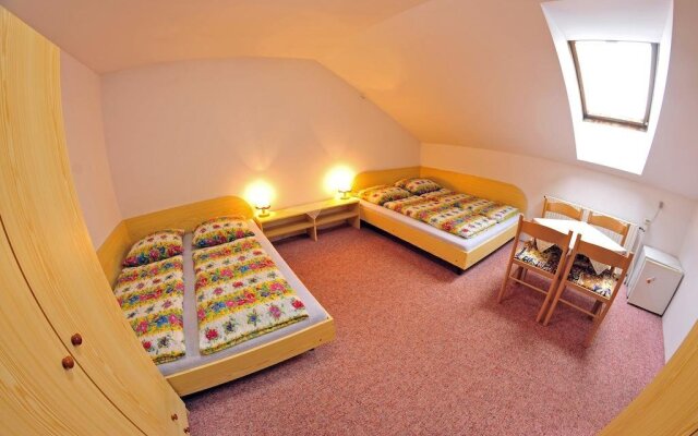 Pension 444